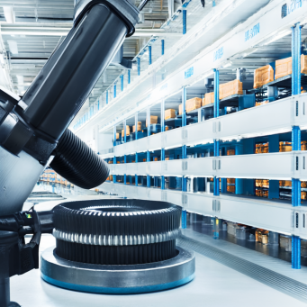 How Automated Warehousing Improves Large-Batch Delivery Reliability